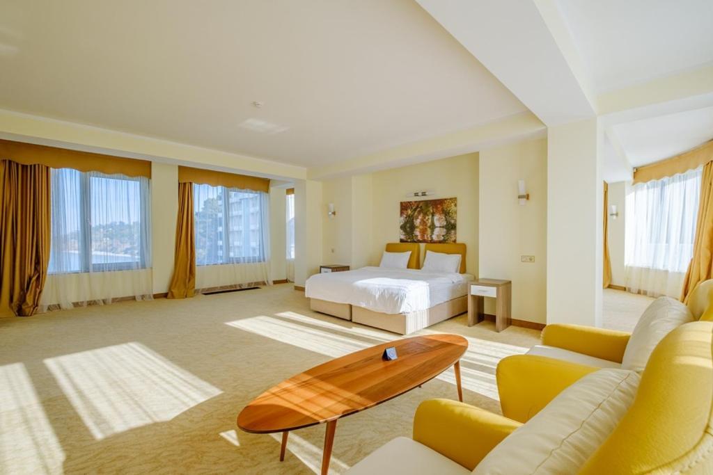 Castello Mare All Inclusive Resort Batumi Room photo